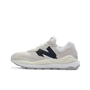 뉴발란스 5740 베이지 스니커즈 운동화 런닝화 M5740CBC